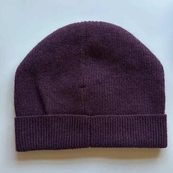 BURGUNDY CASHMERE UNUSEX BEANIE NWT - avconcontrols.com